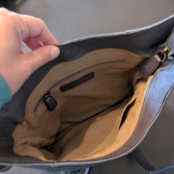 Frye "Carbon" Ari Leather Crossbody Bag - Picture 5 of 7